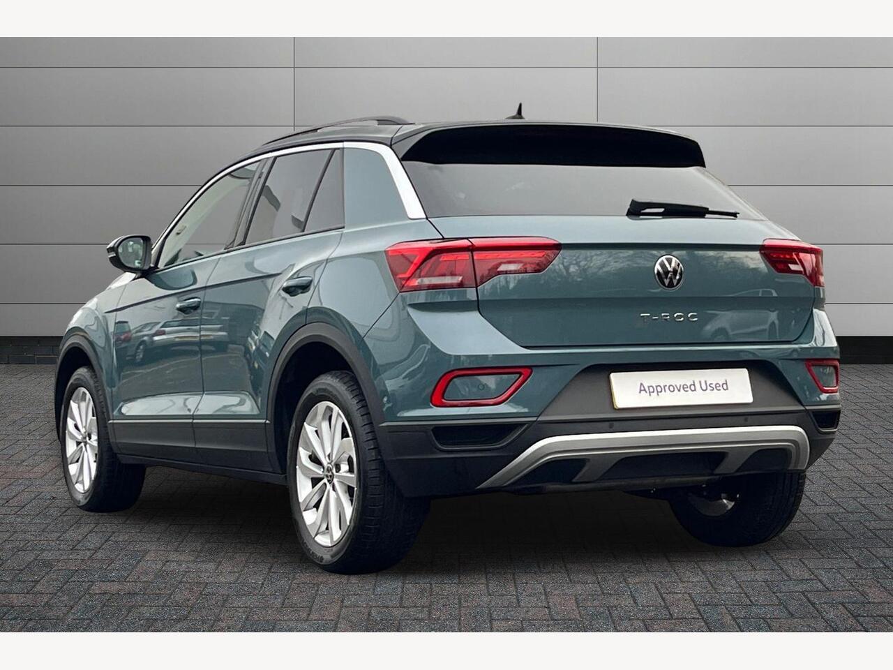 Used Volkswagen T-Roc 2024 for sale - 76966337: Photo 3