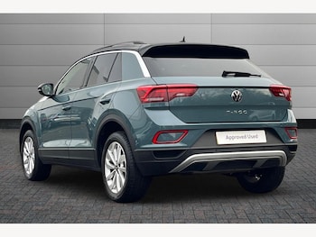 Used Volkswagen T-Roc 2024 for sale - 76966337: Photo