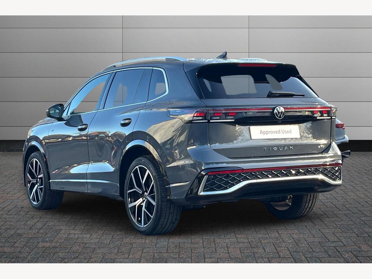 Used Volkswagen Tiguan 2024 for sale - 77018162: Photo 3