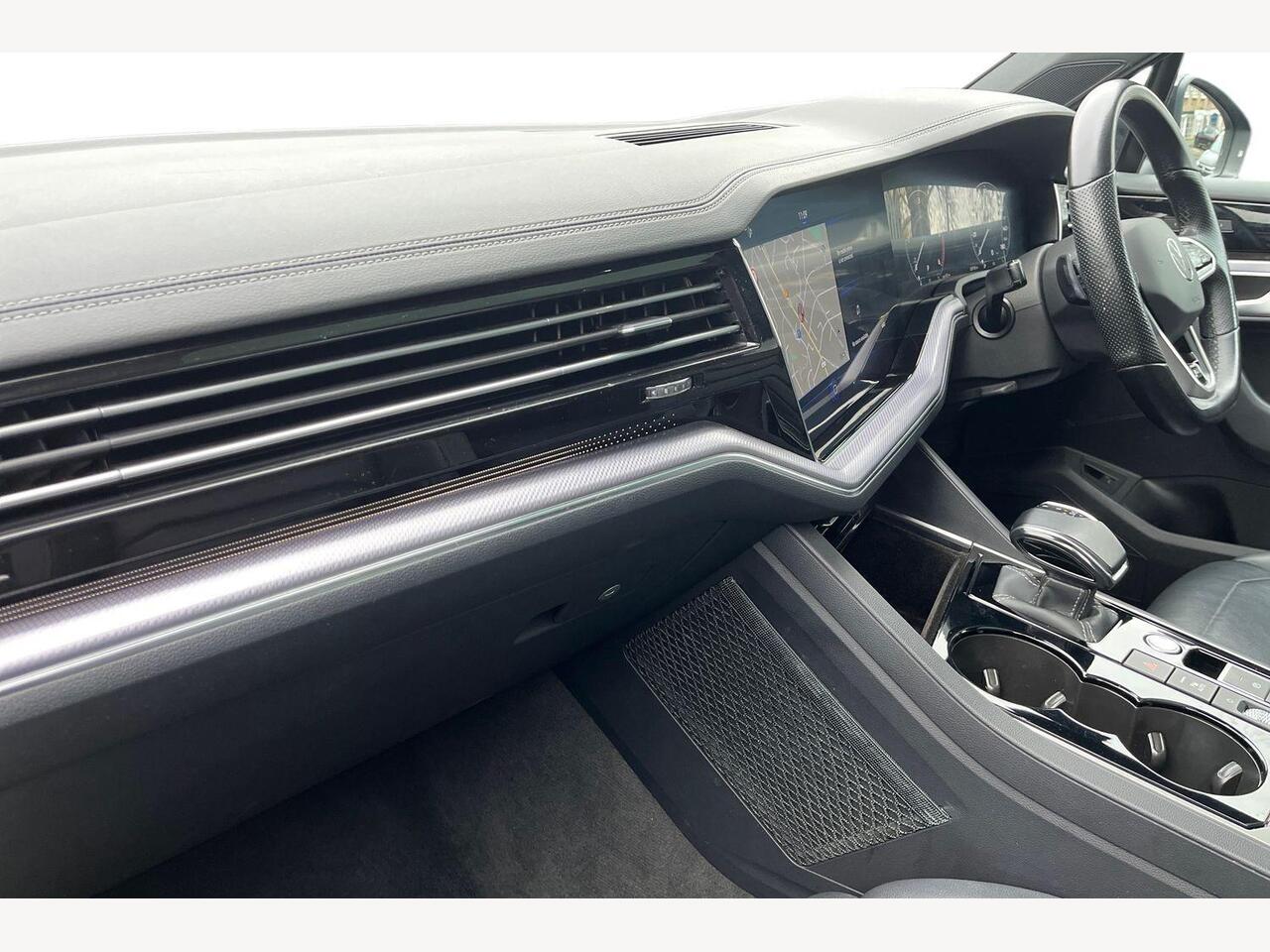 Used Volkswagen Touareg 2021 for sale - 76787915: Photo 2