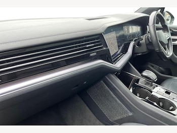 Used Volkswagen Touareg 2021 for sale - 76787915: Photo