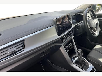 Used Volkswagen T-Roc 2022 for sale - 78290320: Photo