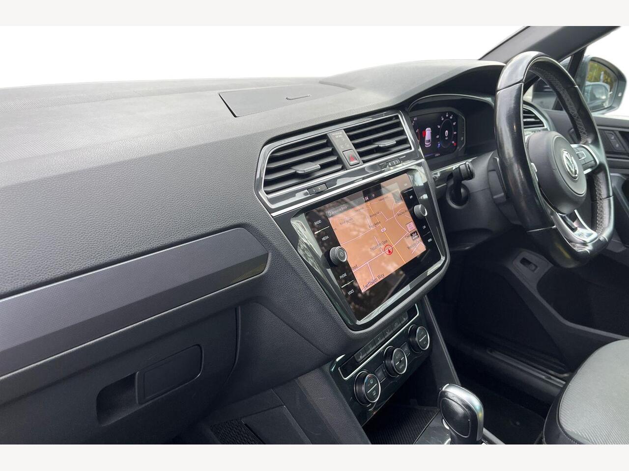 Used Volkswagen Tiguan 2019 for sale - 76703817: Photo 2