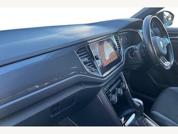 Used Volkswagen T-Roc 2022 for sale - 77231707: Photo