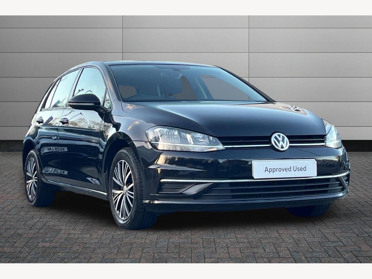 Used Volkswagen Golf 2018 for sale - 76673435: Photo 1