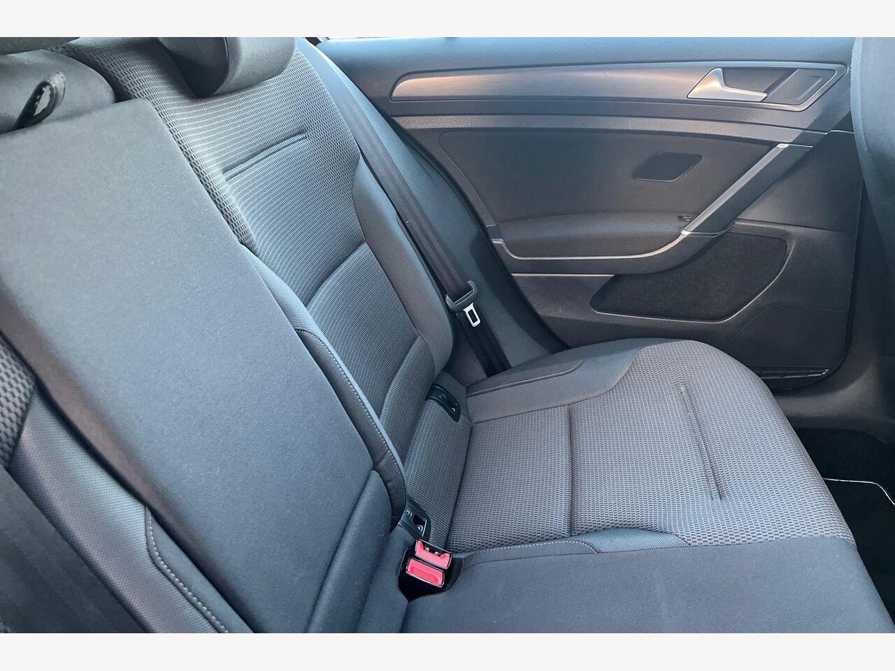 Used Volkswagen Golf 2018 for sale - 76673435: Photo 10