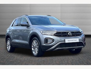 Used Volkswagen T-Roc 2025 for sale - 76680682: Photo
