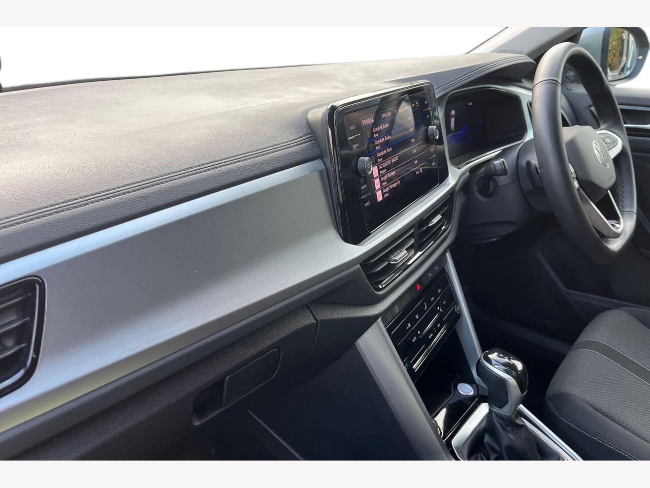 Used Volkswagen T-Roc 2025 for sale - 76680682: Photo 2