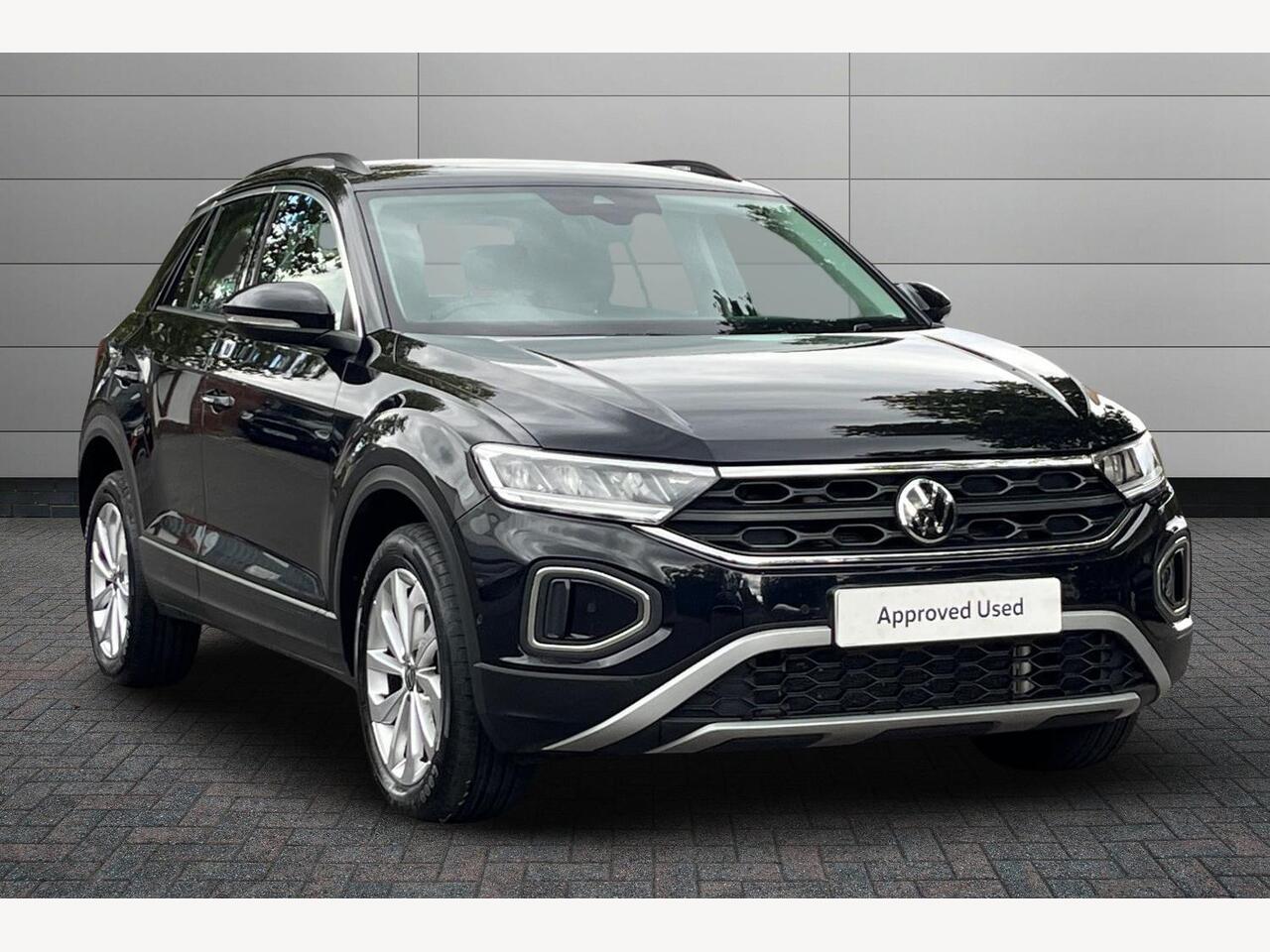 Used Volkswagen T-Roc 2023 for sale - 76772823: Photo 1