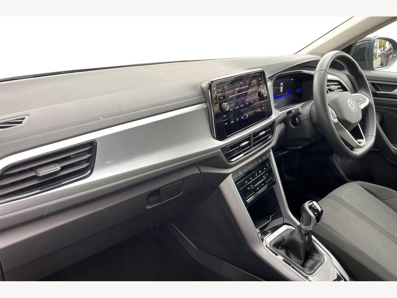 Used Volkswagen T-Roc 2023 for sale - 76772823: Photo 2