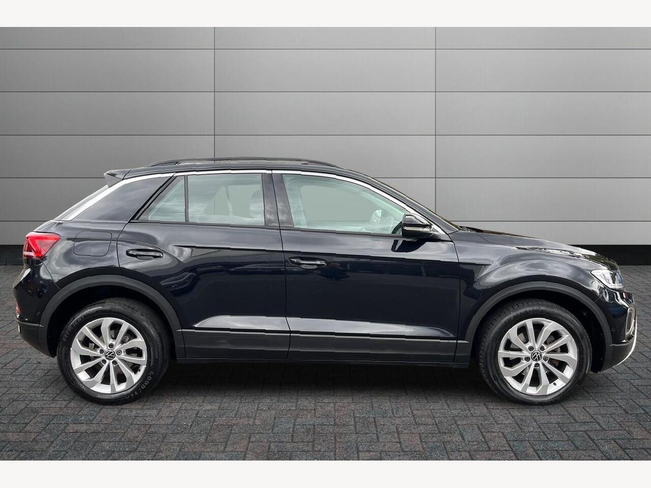 Used Volkswagen T-Roc 2023 for sale - 76772823: Photo 5