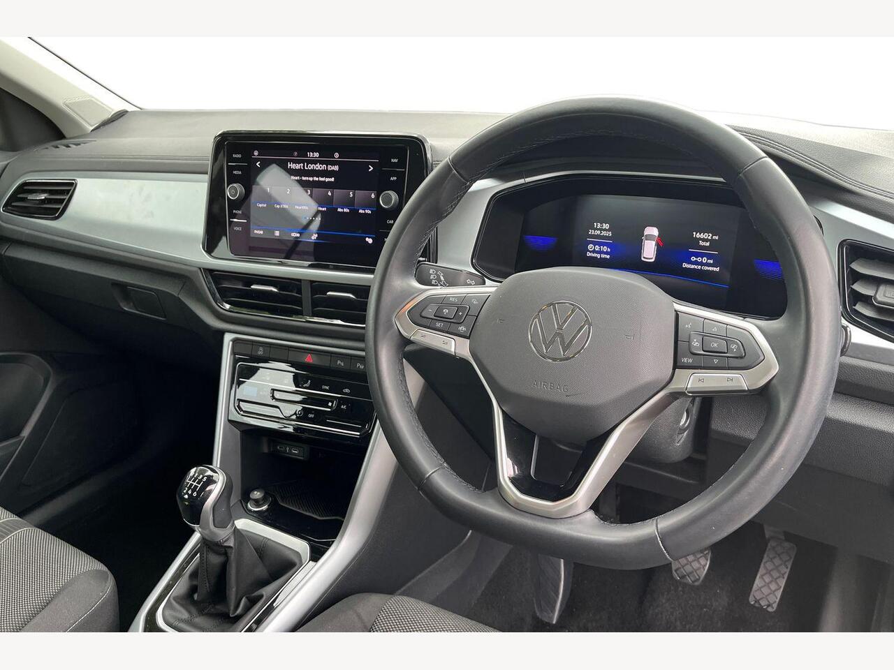 Used Volkswagen T-Roc 2023 for sale - 76772823: Photo 8