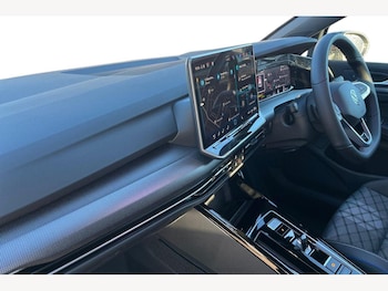 Used Volkswagen Golf 2025 for sale - 77826376: Photo