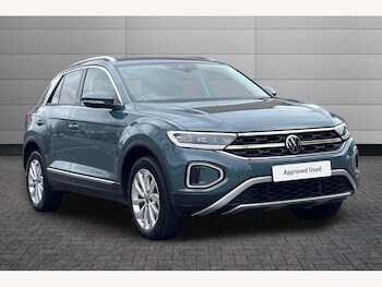 Used Volkswagen T-Roc 2023 for sale - 77698007: Photo