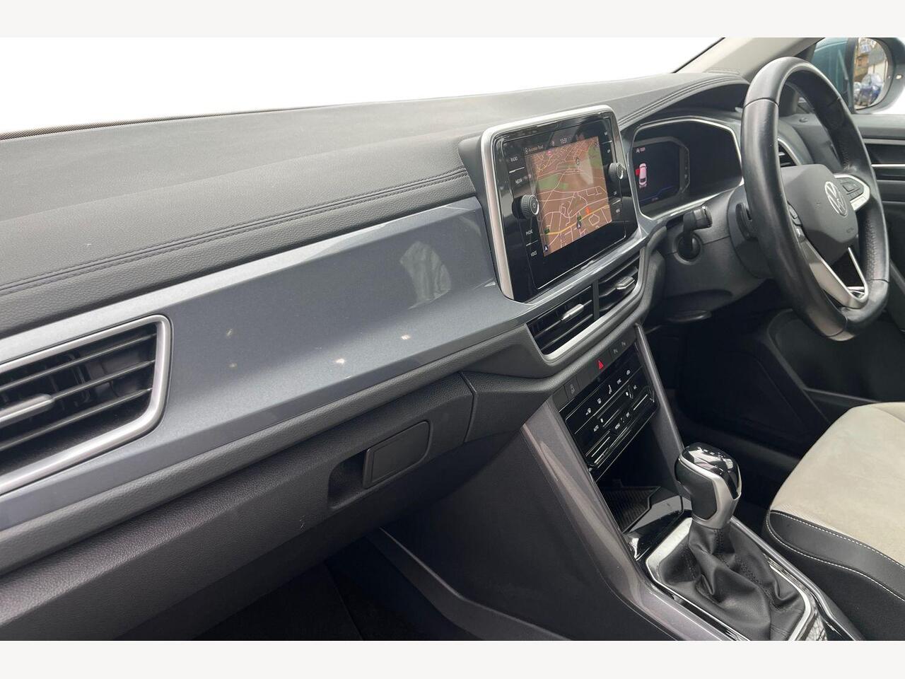 Used Volkswagen T-Roc 2023 for sale - 77698007: Photo 2