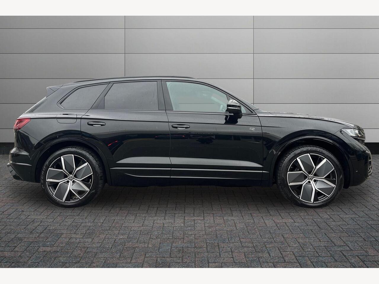 Used Volkswagen Touareg 2025 for sale - 77794953: Photo 5