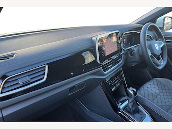 Used Volkswagen T-Roc 2023 for sale - 78244165: Photo