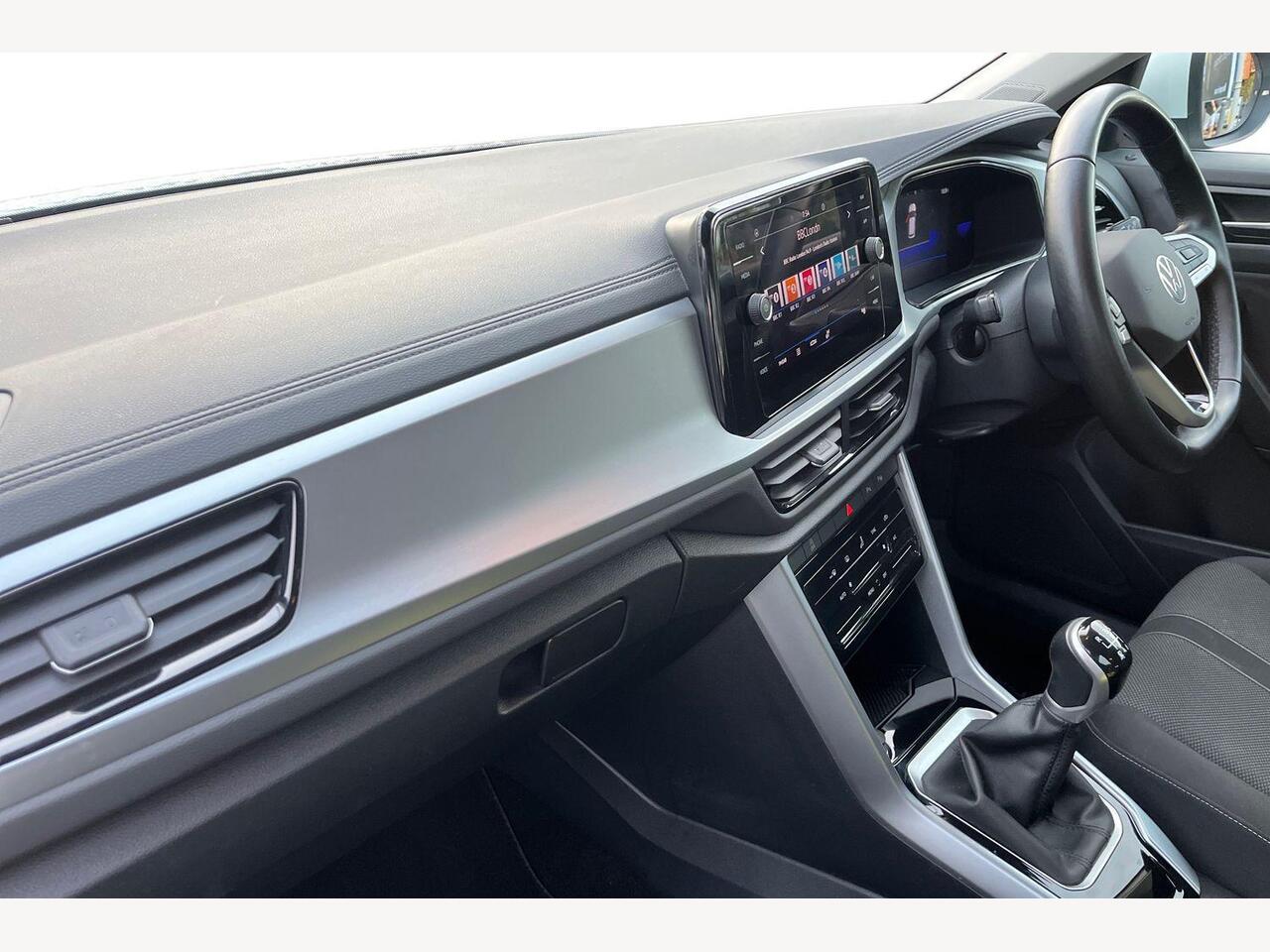 Used Volkswagen T-Roc 2022 for sale - 76674439: Photo 2