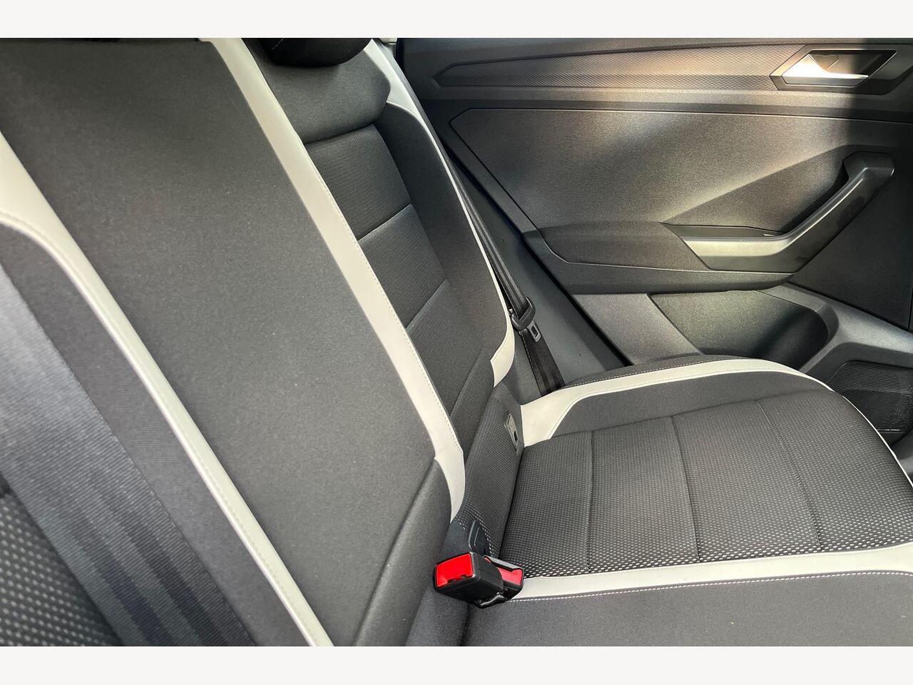 Used Volkswagen T-Roc 2018 for sale - 76673670: Photo 10