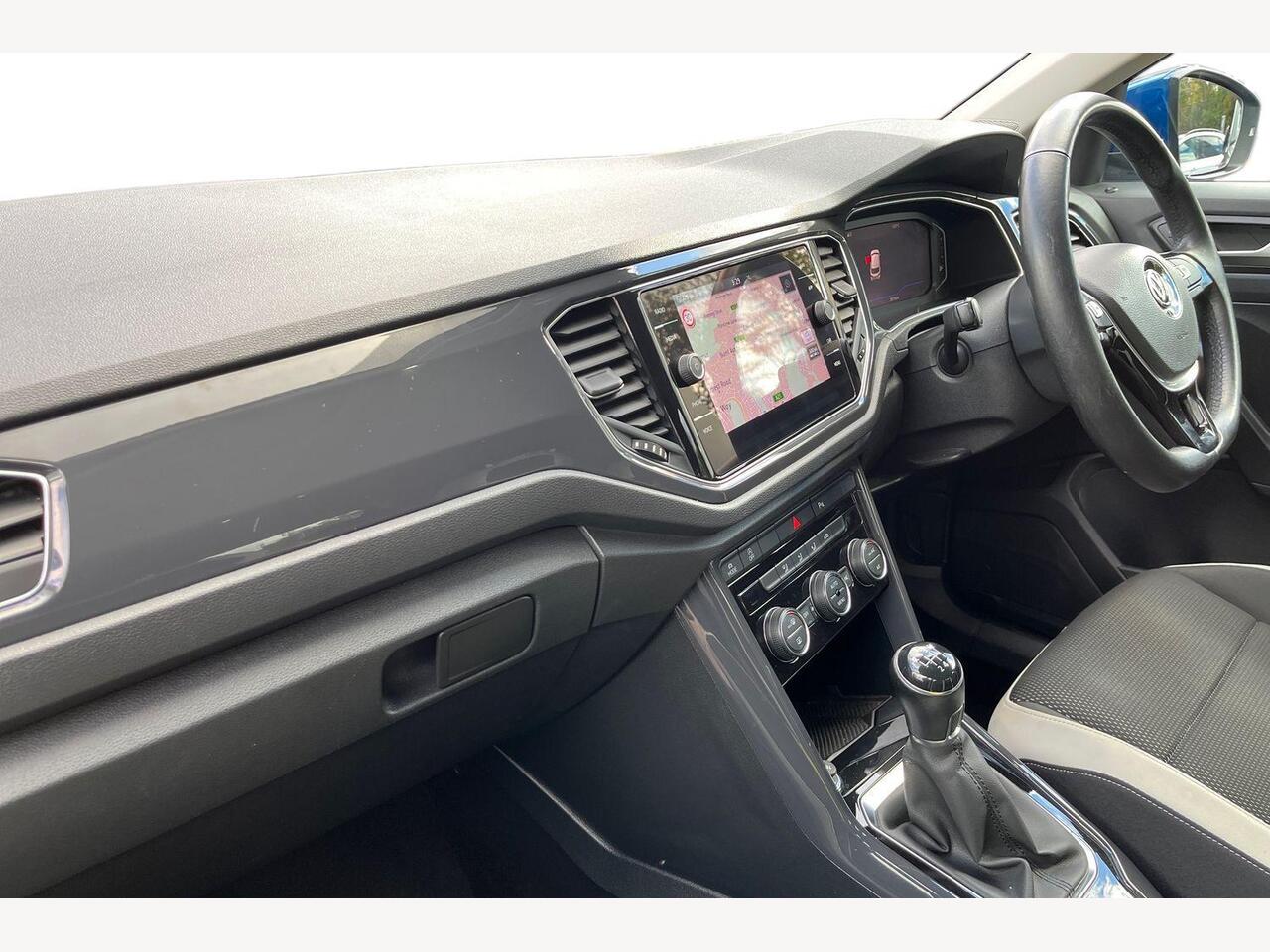 Used Volkswagen T-Roc 2018 for sale - 76673670: Photo 2