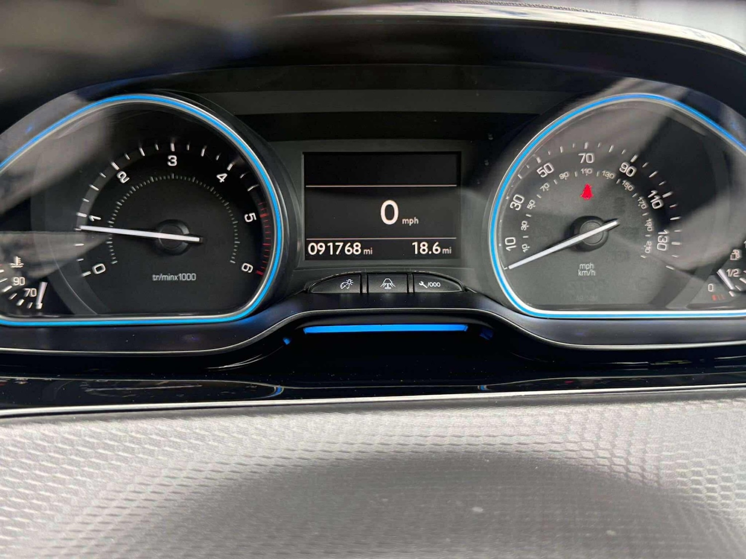 Used Peugeot 2008 2013 for sale - 76218704: Photo 9