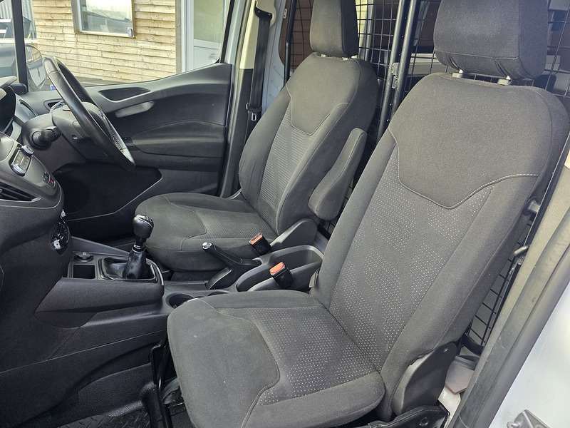 Used Ford Transit Courier 2020 for sale - 77482181: Photo 32