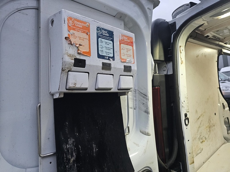 Used Vauxhall Vivaro 2015 for sale - 76502846: Photo 29