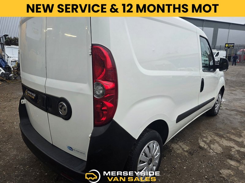 Used Vauxhall Combo 2017 for sale - 77056494: Photo 2