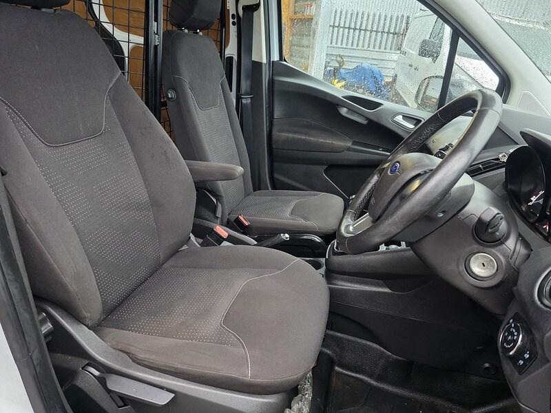 Used Ford Transit Courier 2020 for sale - 77398226: Photo 42