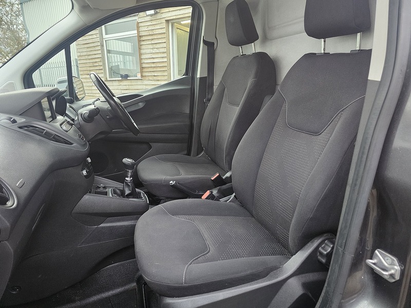 Used Ford Transit Courier 2020 for sale - 76362699: Photo 29