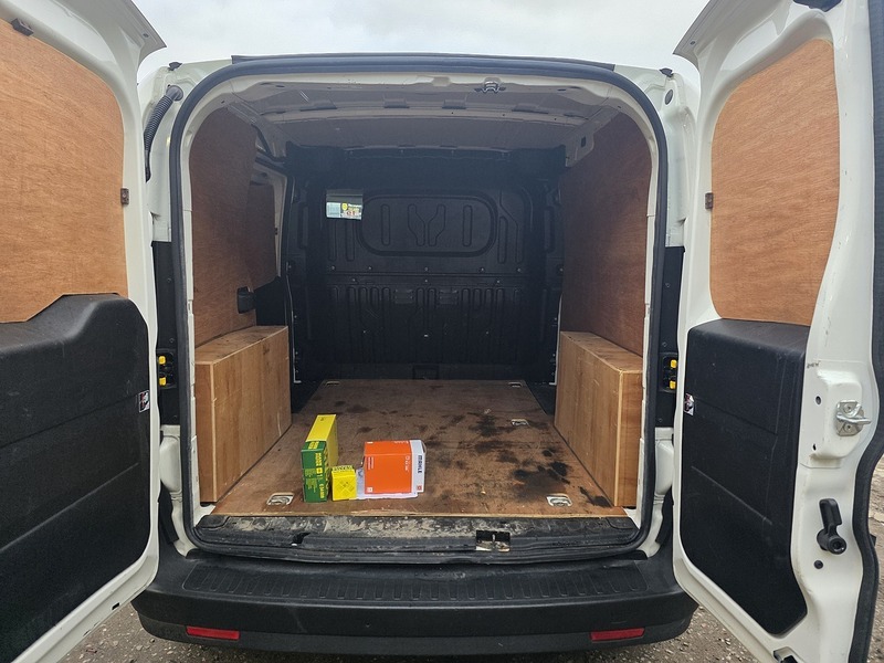 Used Vauxhall Combo 2017 for sale - 78052999: Photo 21