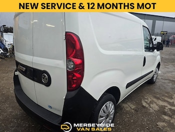 Used Vauxhall Combo 2017 for sale - 78052999: Photo