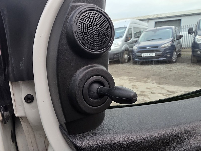 Used Vauxhall Combo 2017 for sale - 78052999: Photo 42