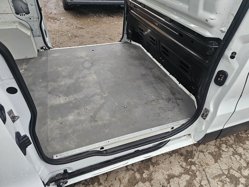 Used Vauxhall Vivaro 2016 for sale - 76505620: Photo 28