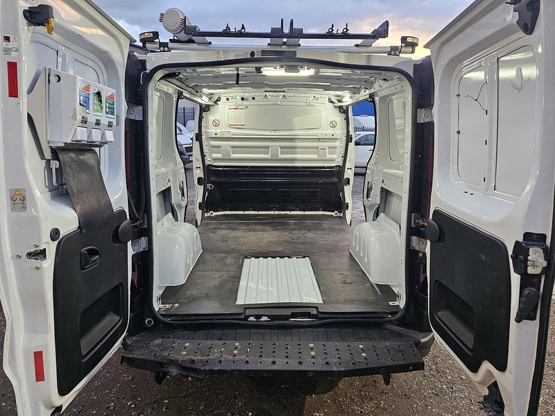 Used Vauxhall Vivaro 2018 for sale - 76705621: Photo 24