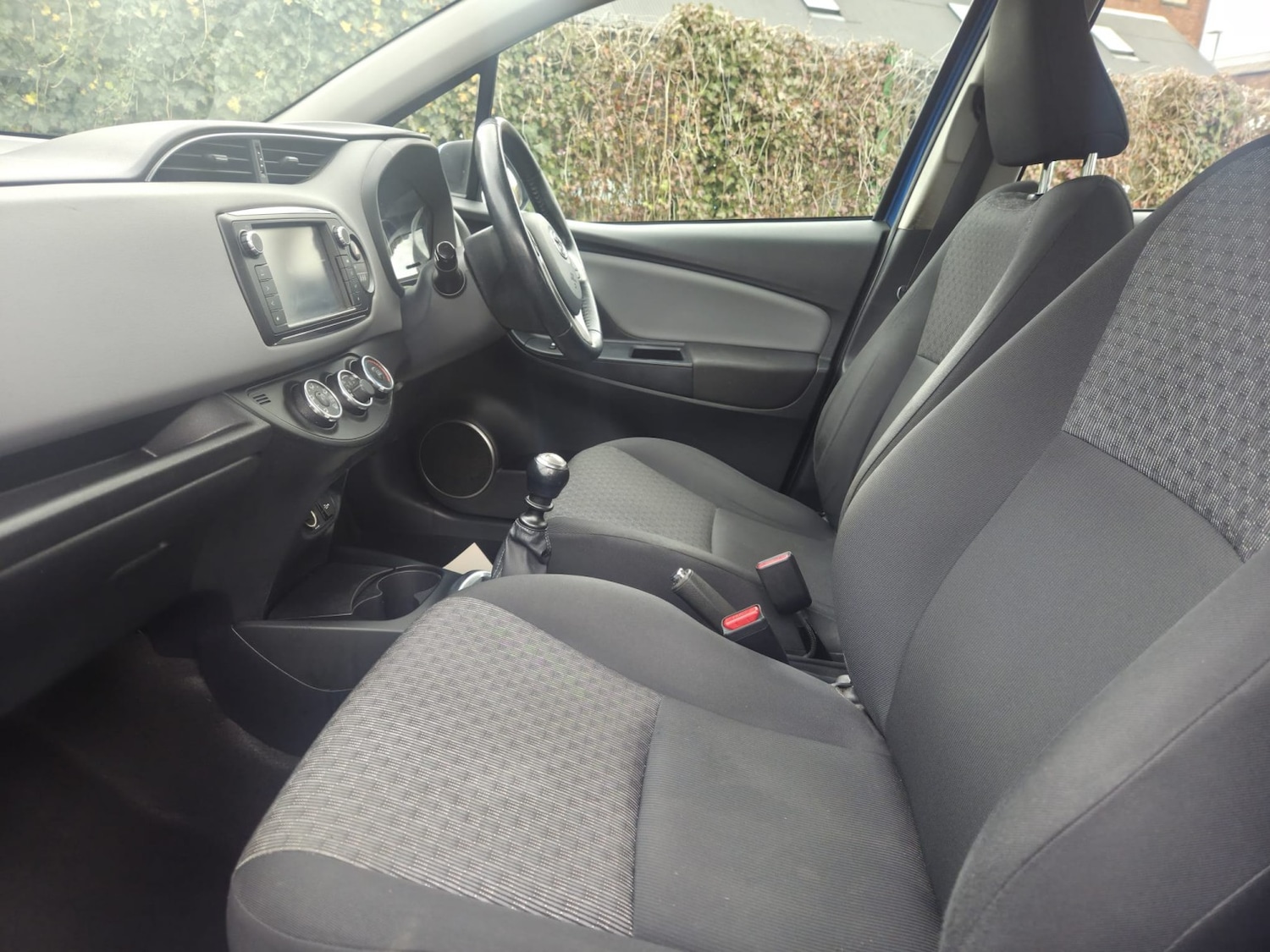 Used Toyota Yaris 2015 for sale - 76211839: Photo 13