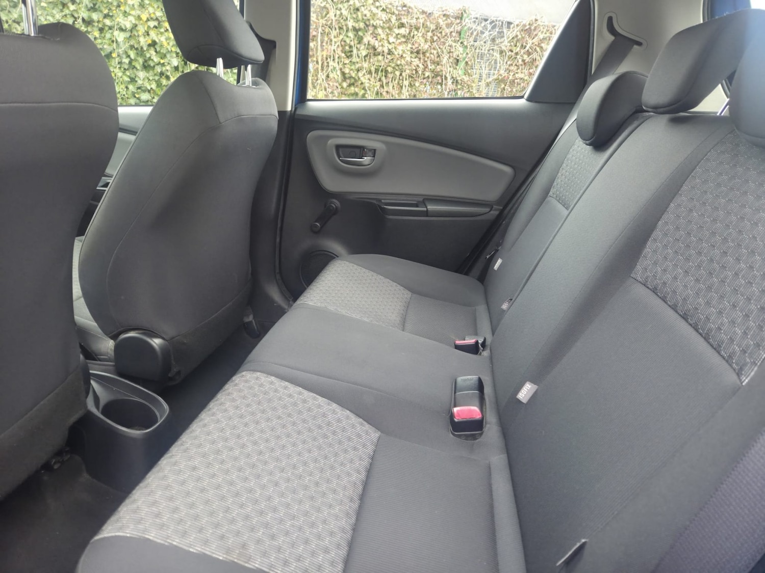 Used Toyota Yaris 2015 for sale - 76211839: Photo 15