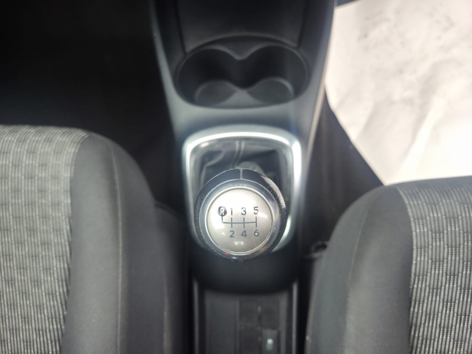 Used Toyota Yaris 2015 for sale - 76211839: Photo 17