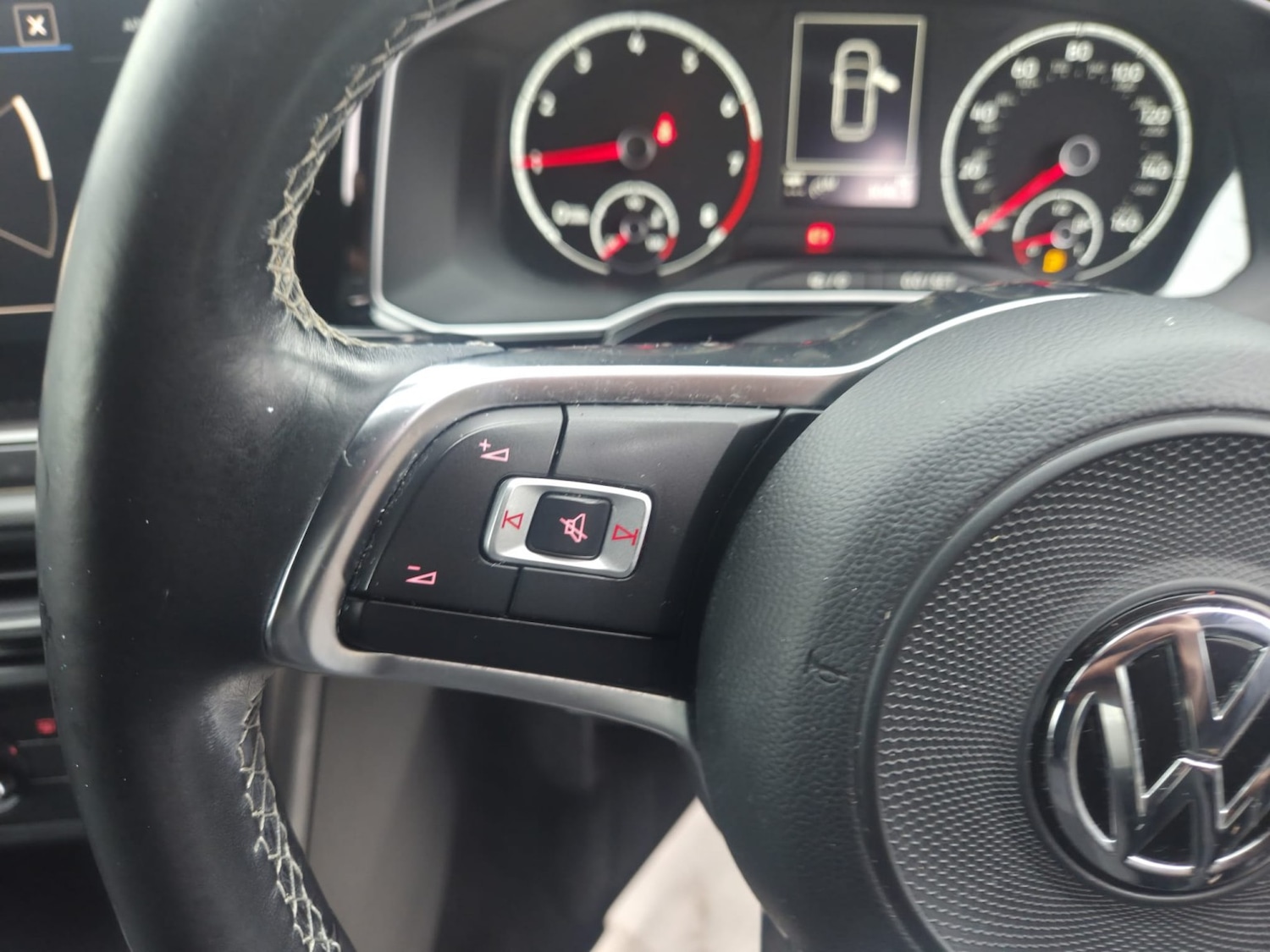 Used Volkswagen Polo 2018 for sale - 76178976: Photo 9