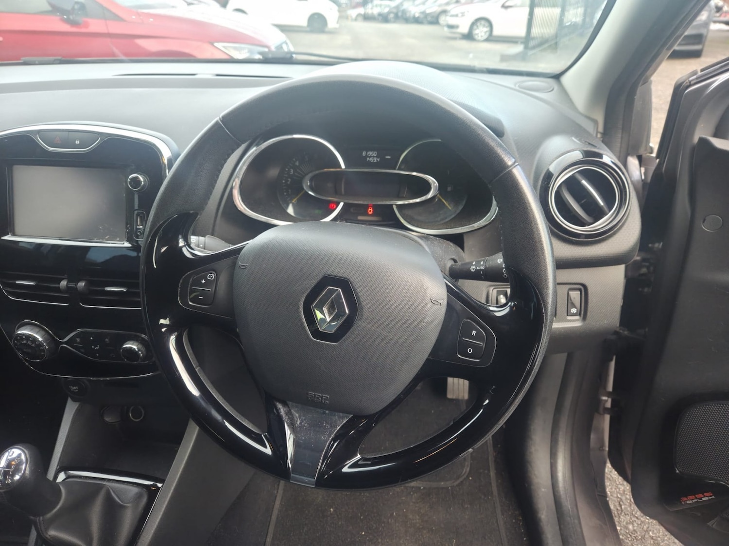 Used Renault Clio 2014 for sale - 76376915: Photo 8