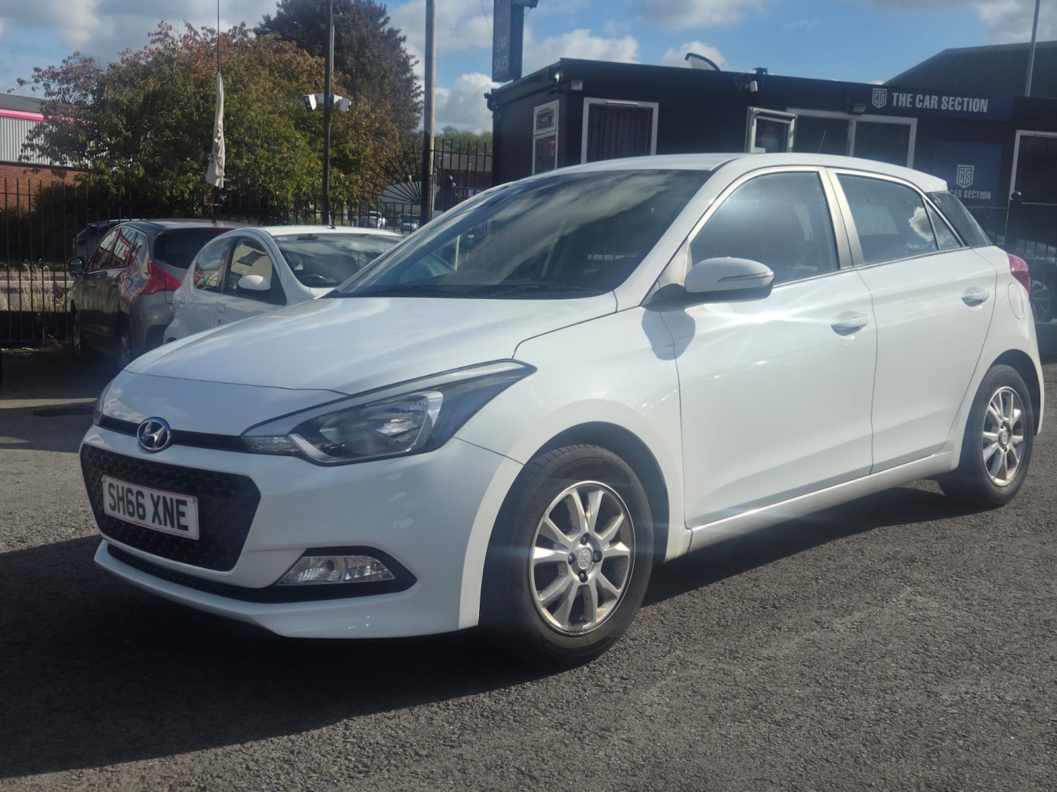 Used Hyundai i20 2016 for sale - 76211841: Photo 3