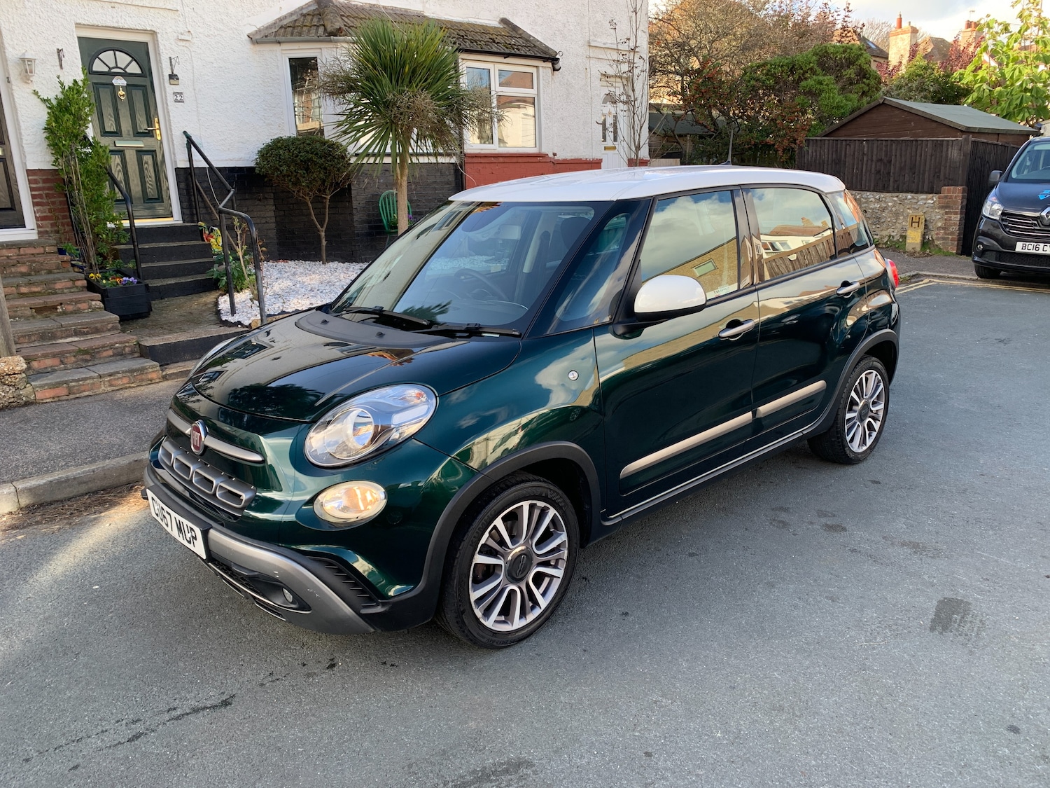 Used Fiat 500L 2017 for sale - 77113149: Photo 2