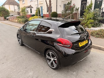 Used Peugeot 208 2017 for sale - 79427908: Photo