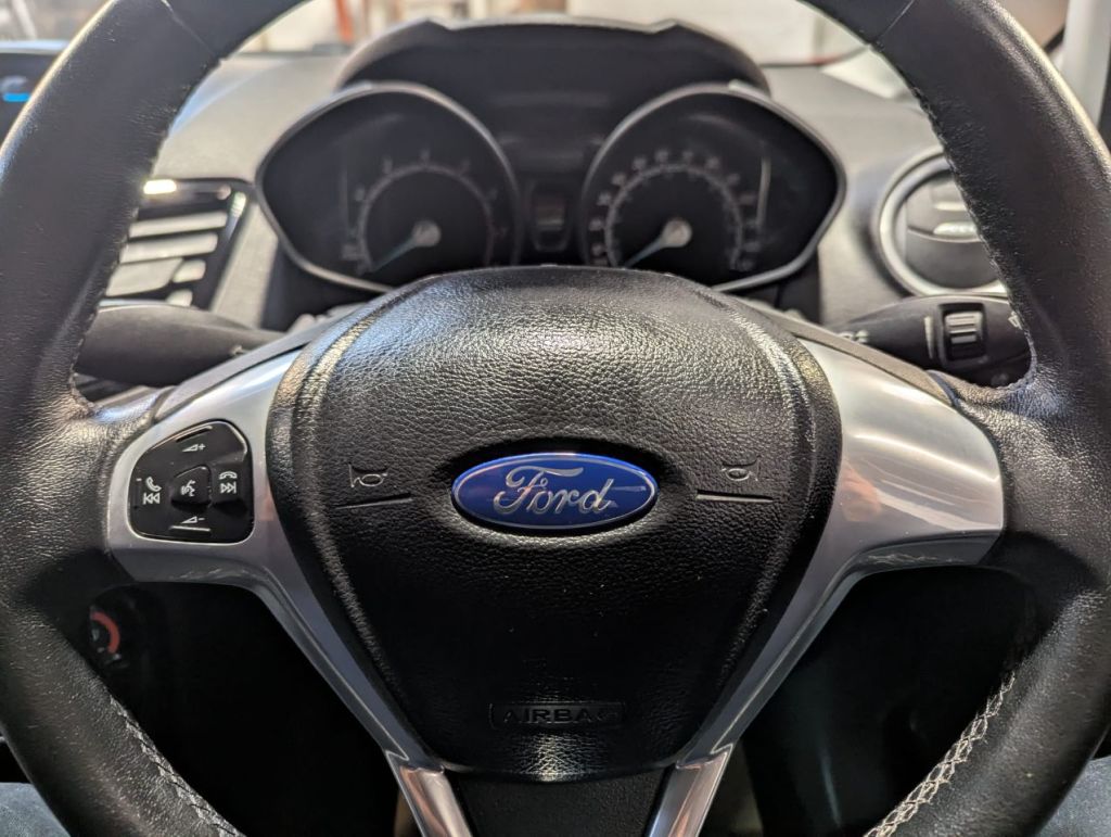 Used Ford Fiesta 2014 for sale - 76541674: Photo 11