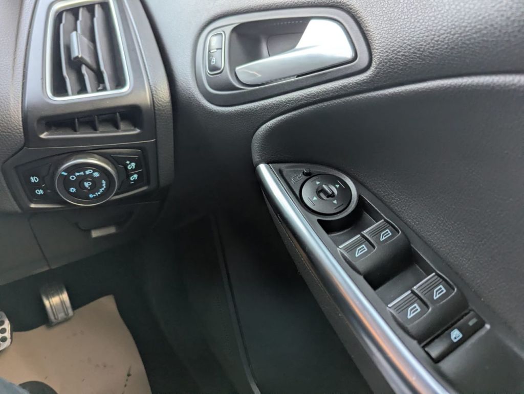 Used Ford Focus 2018 for sale - 76891927: Photo 13