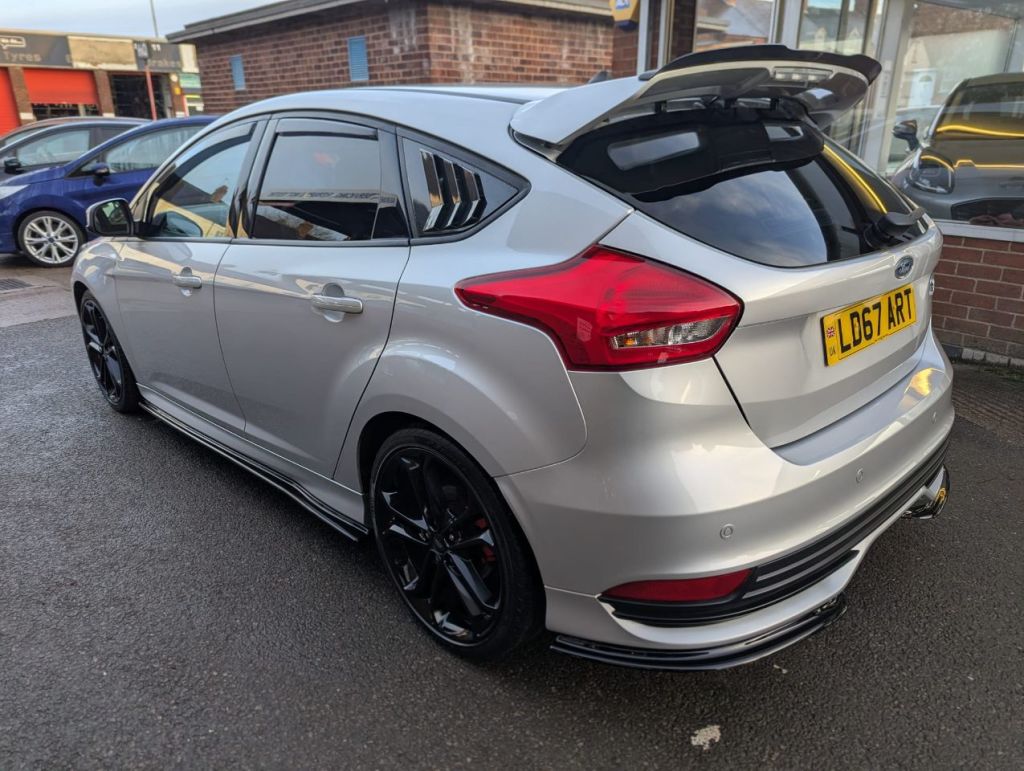 Used Ford Focus 2018 for sale - 76891927: Photo 5