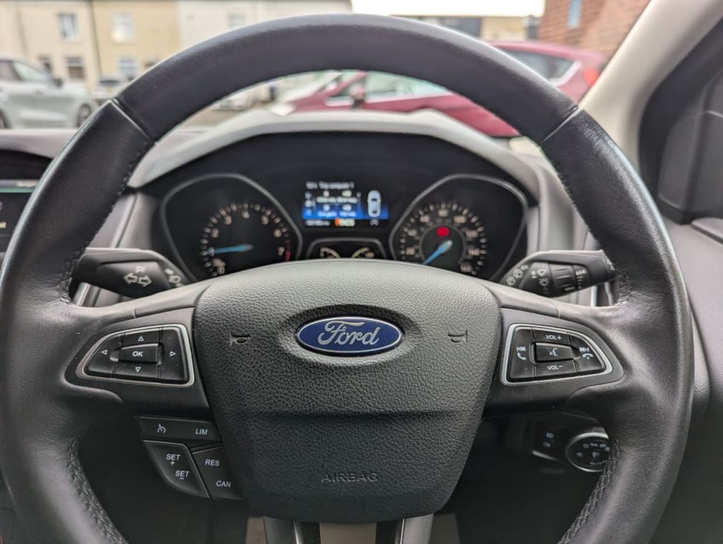 Used Ford Focus 2015 for sale - 76531271: Photo 9