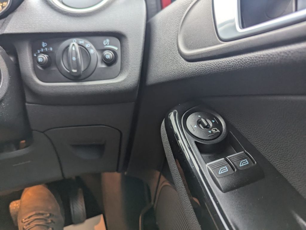 Used Ford Fiesta 2015 for sale - 76025998: Photo 10