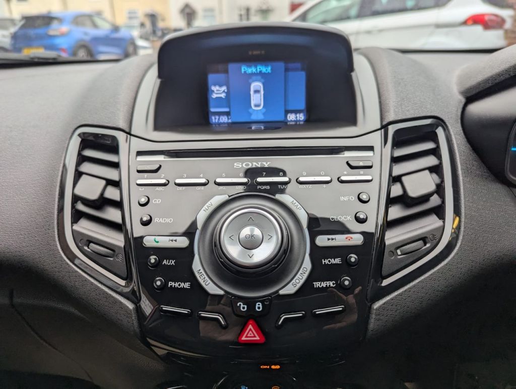 Used Ford Fiesta 2015 for sale - 76025998: Photo 16