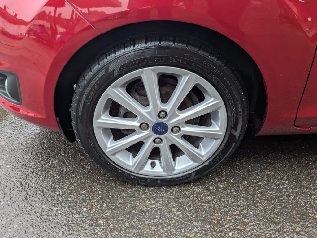Used Ford Fiesta 2015 for sale - 76025998: Photo 9